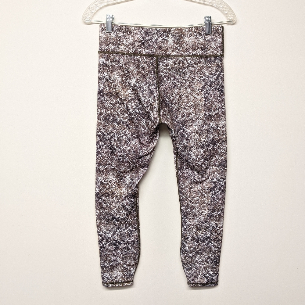 Fabletics cropped yoga pants